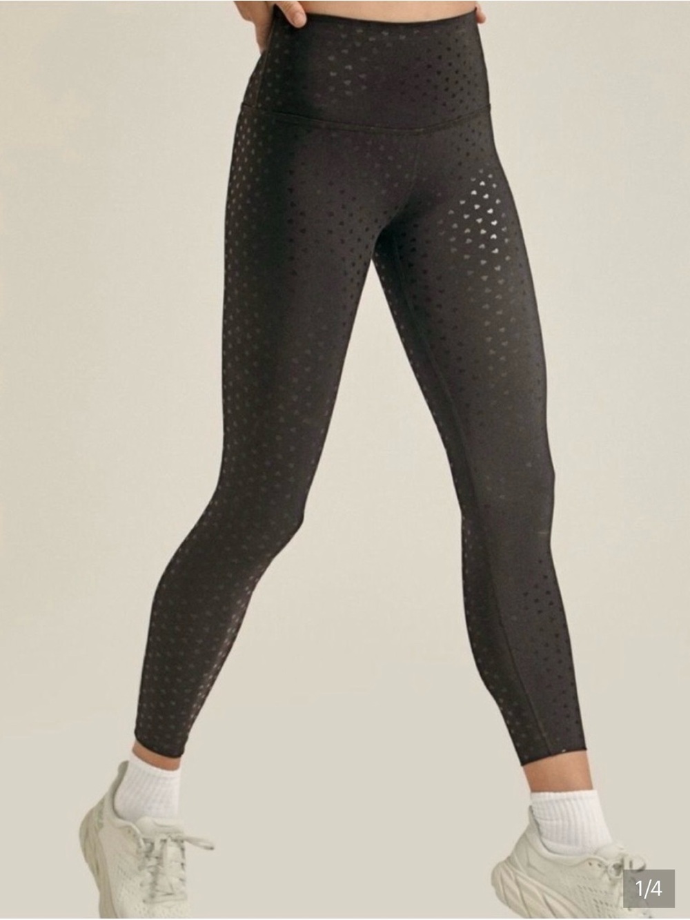 Beyond Yoga High-Waisted Midi Leggings Black Ditsy Hearts - Medium. EUC